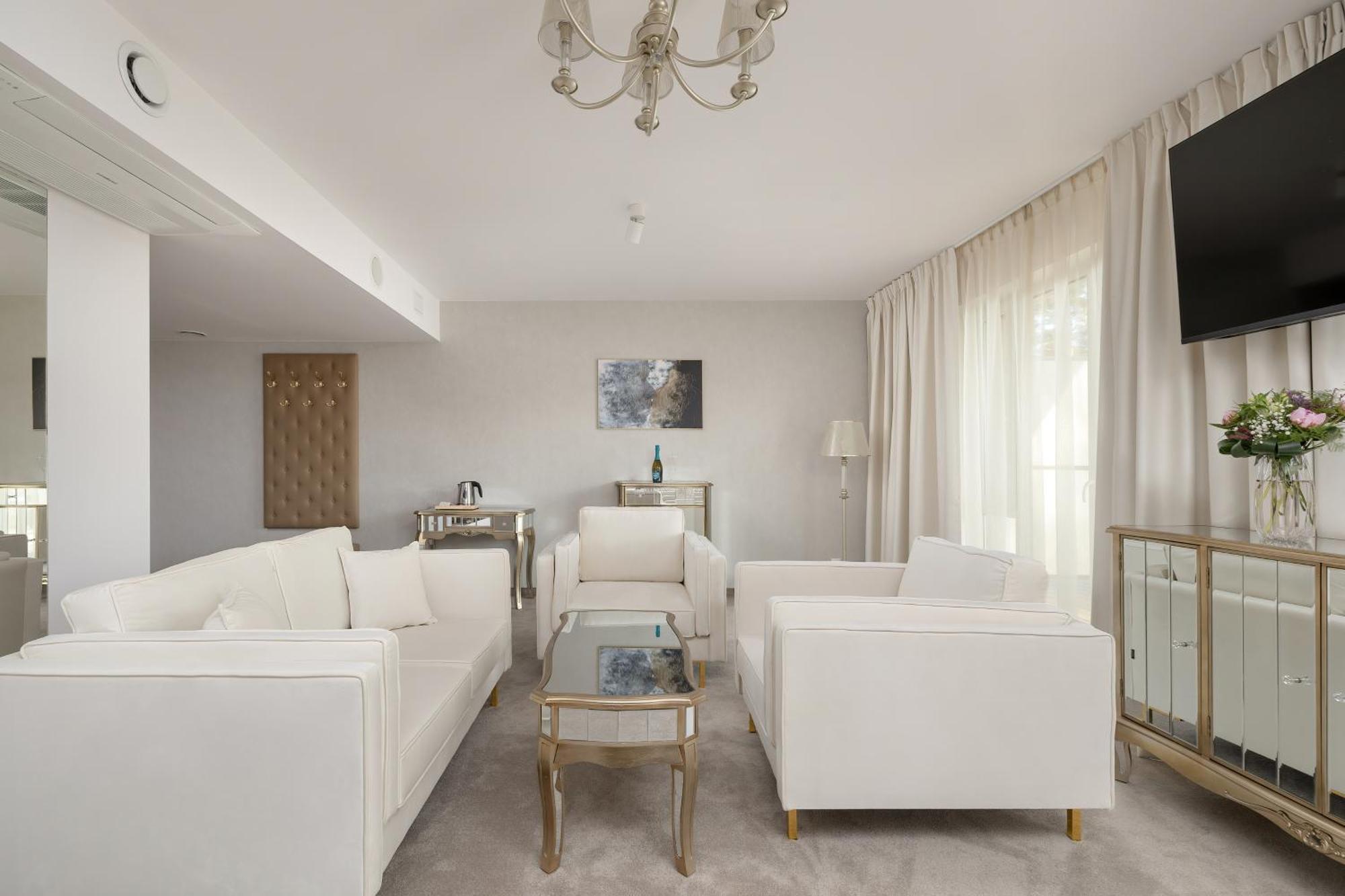 Juvena Hotel Wellness & Spa Adults Only Мендзиводзе Екстериор снимка