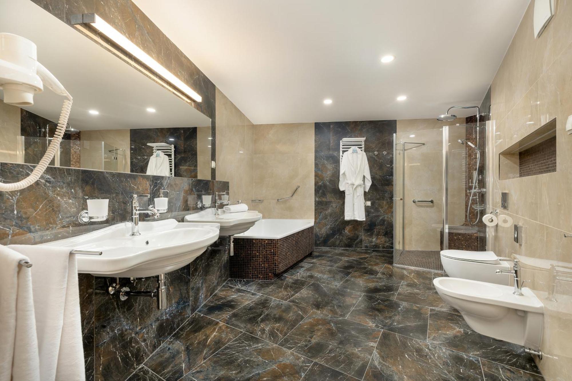 Juvena Hotel Wellness & Spa Adults Only Мендзиводзе Екстериор снимка